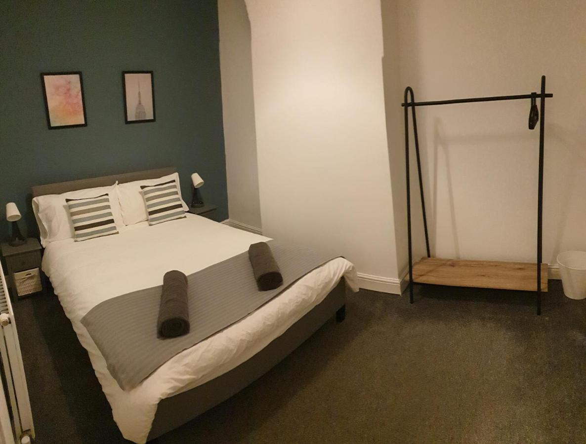 4 Bedrooms, Sleeps 10, Near Lfc & Efc Liverpool Luaran gambar