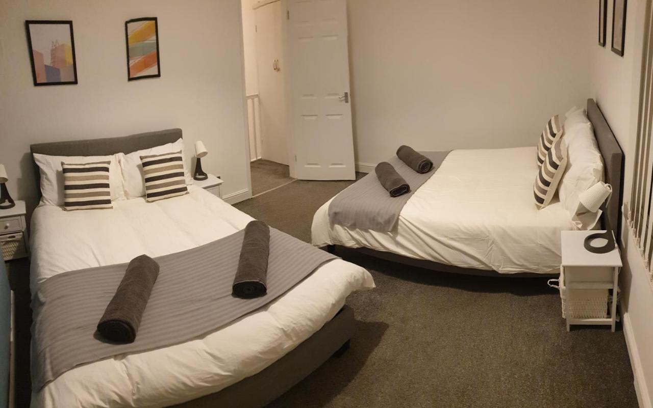 4 Bedrooms, Sleeps 10, Near Lfc & Efc Liverpool Luaran gambar