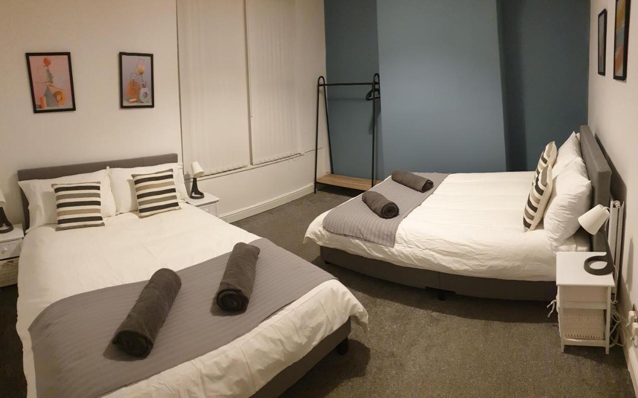 4 Bedrooms, Sleeps 10, Near Lfc & Efc Liverpool Luaran gambar